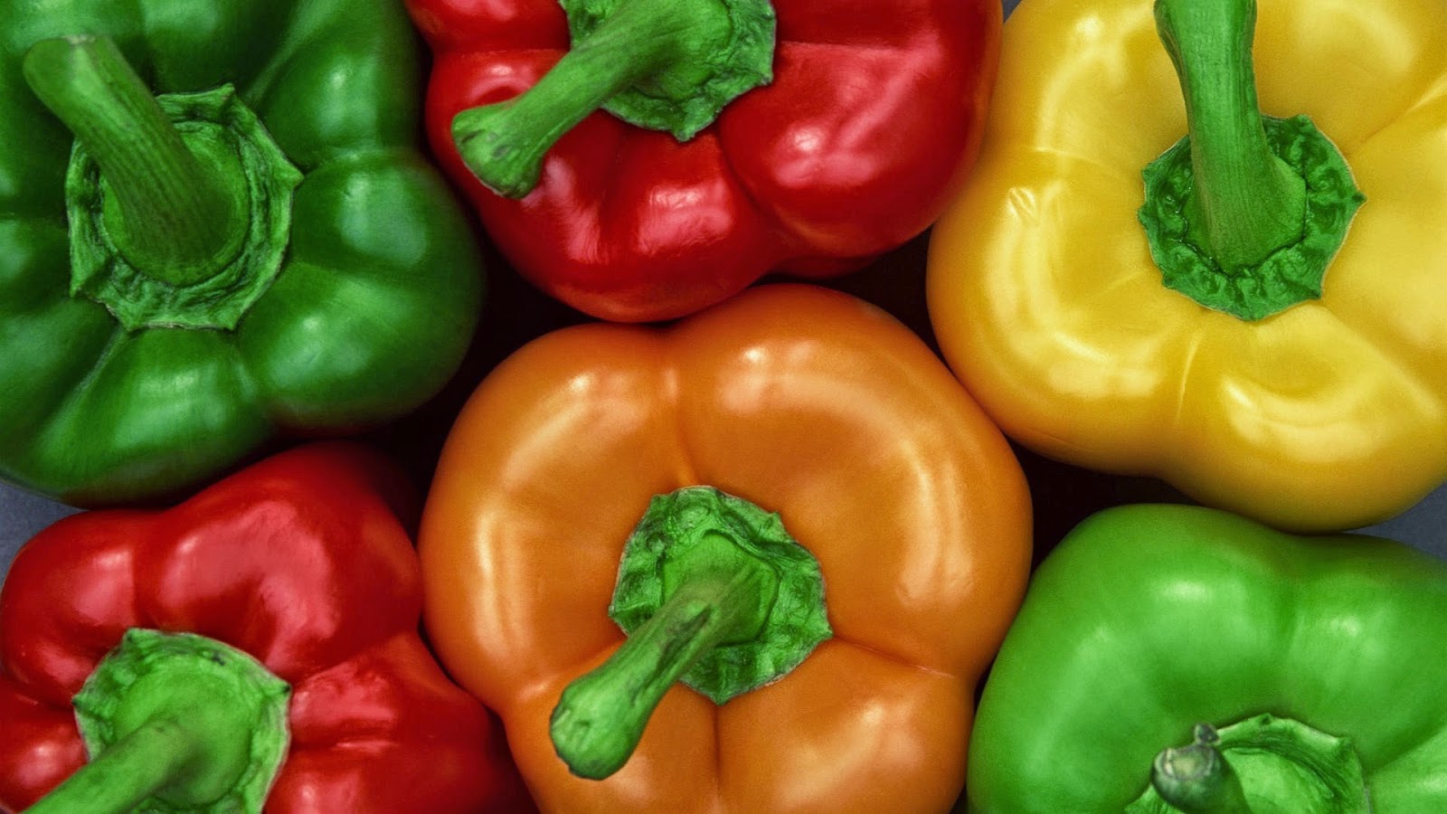 Green, red and yellow: the taste of the peppers in our recipes
